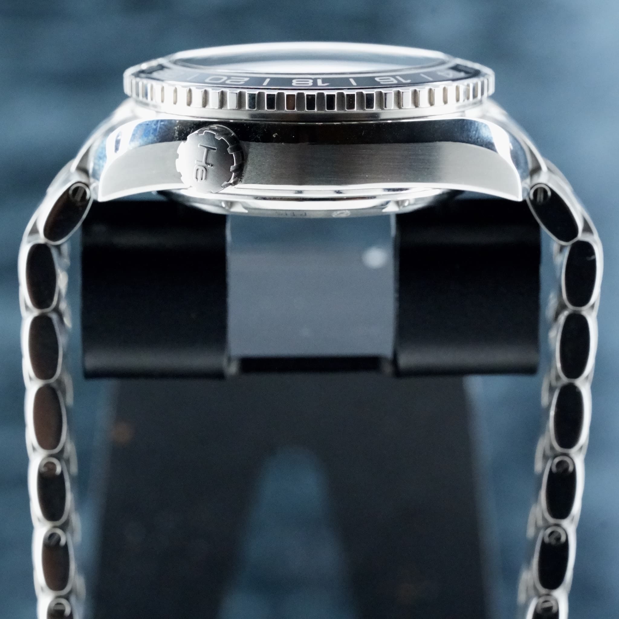 Omega Seamaster Planet Ocean (Ref. 232.30.44.22.01.001) — photo 6