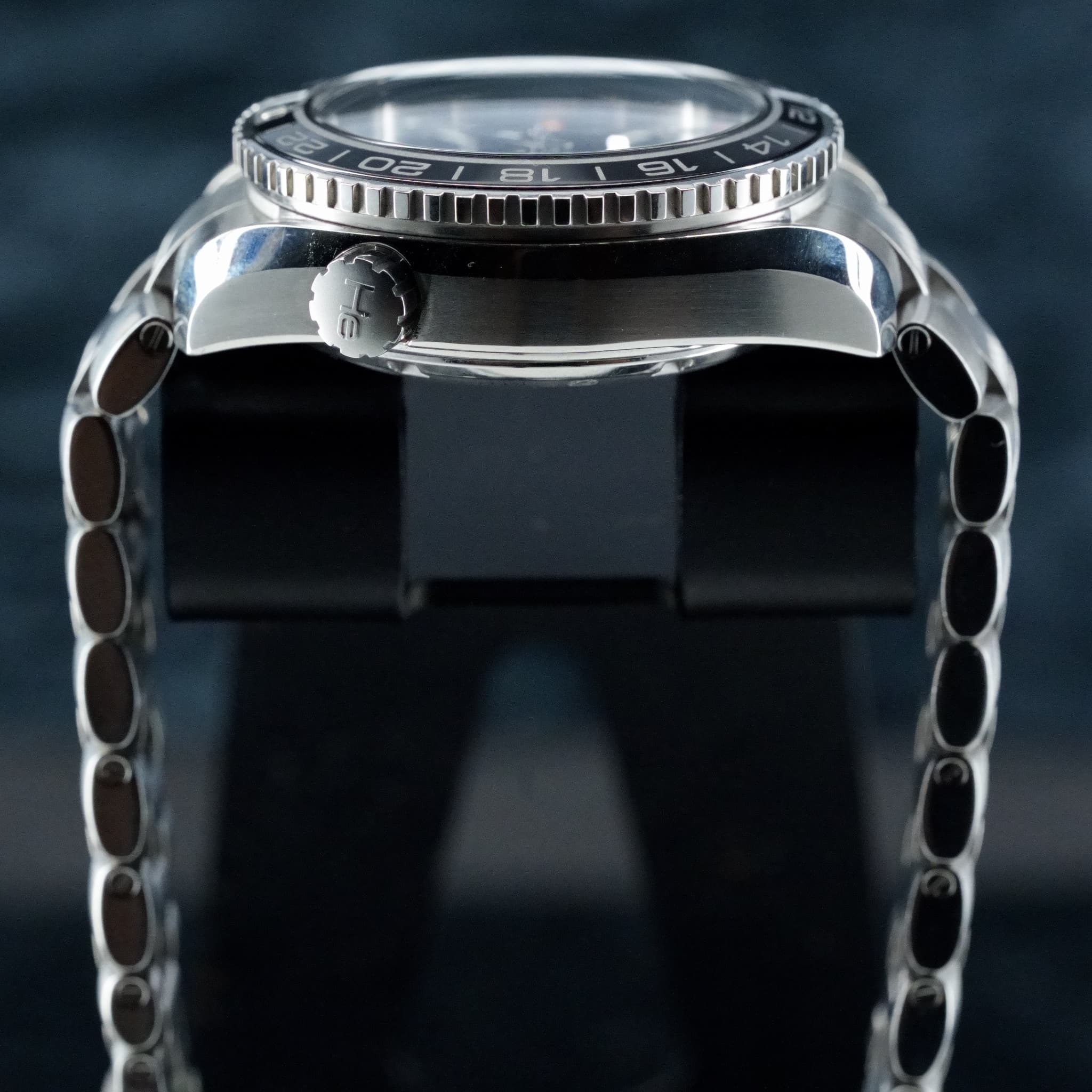 Omega Seamaster Planet Ocean (Ref. 232.30.44.22.01.001) — photo 7