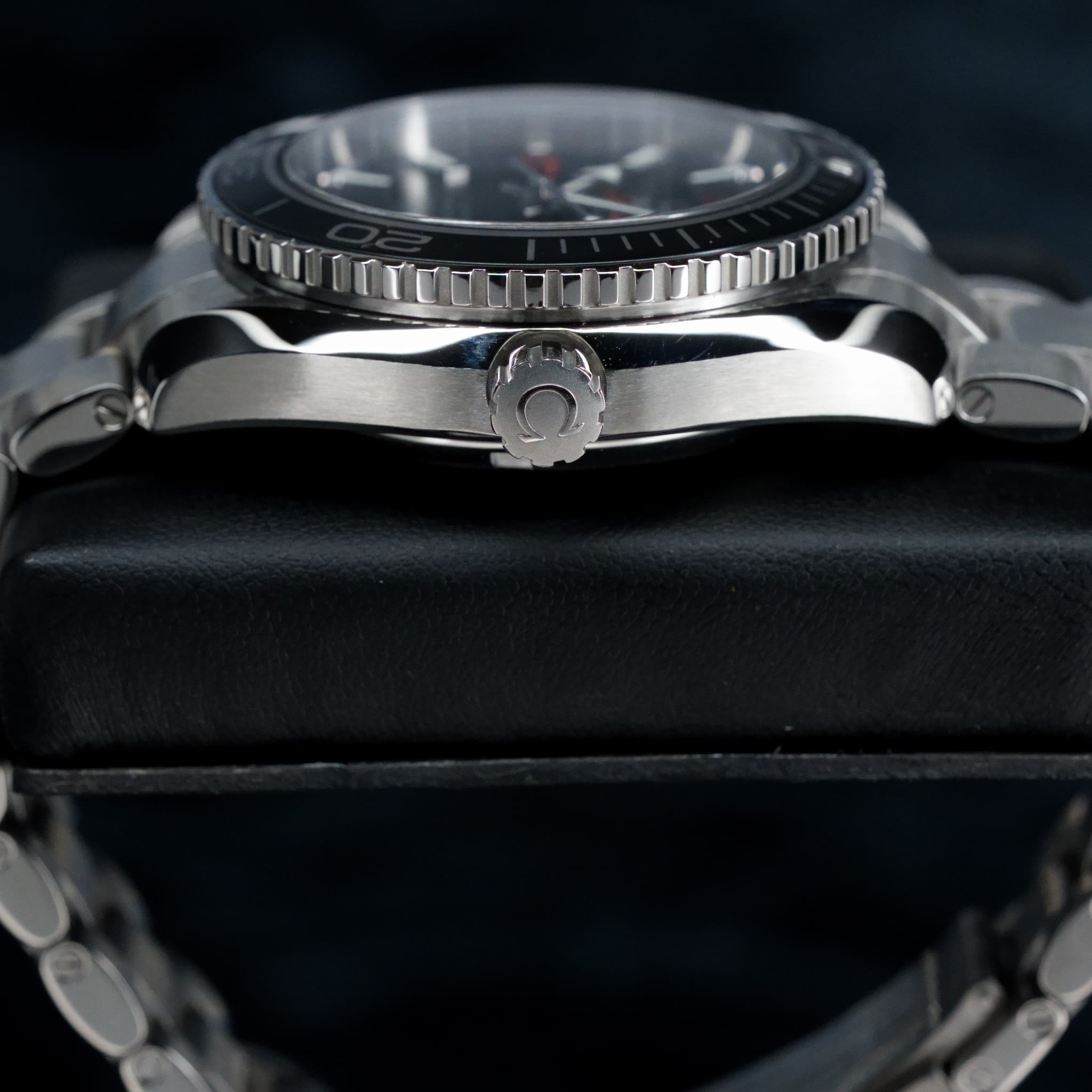 Omega Seamaster Planet Ocean (Ref. 232.30.42.21.01.003) — photo 13