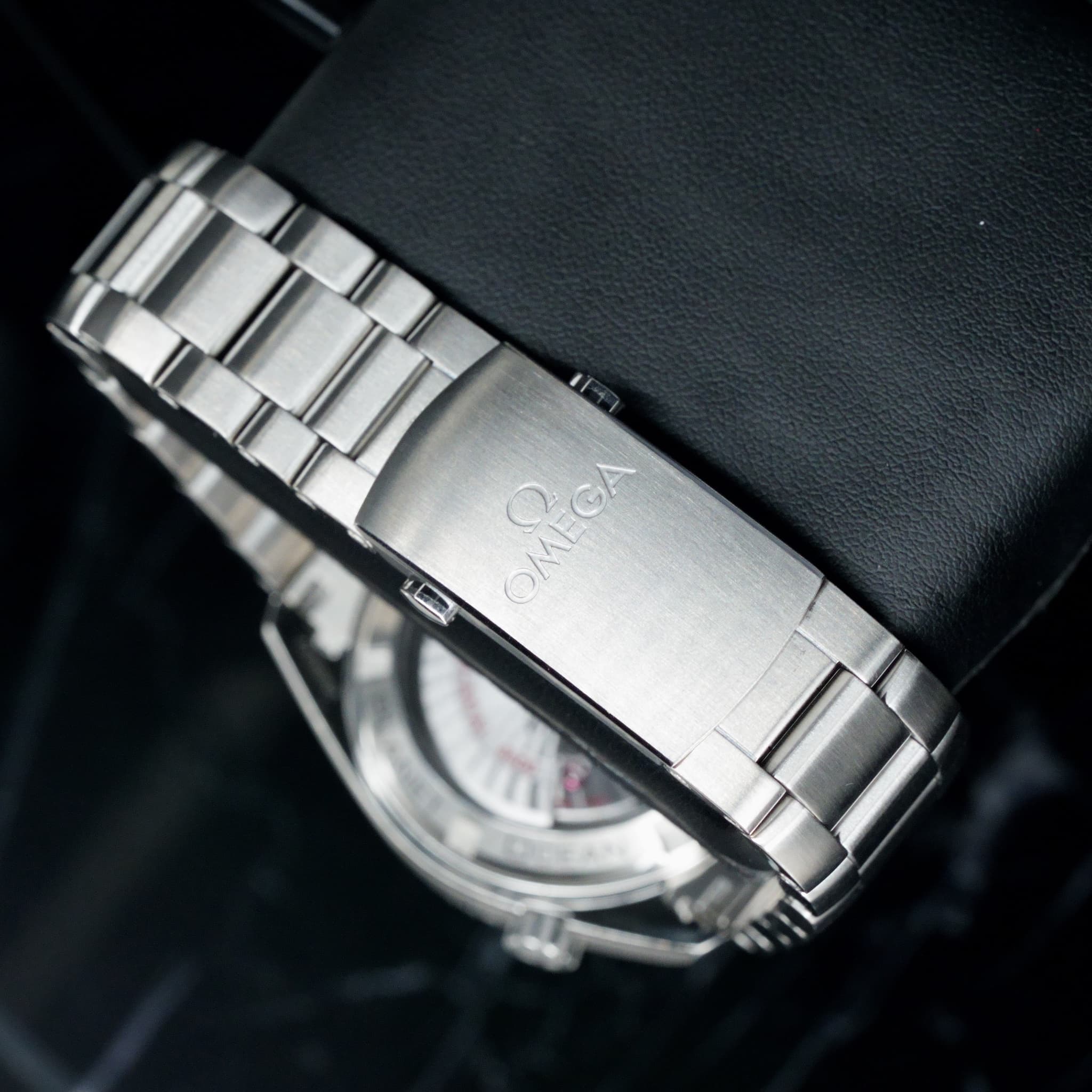 Omega Seamaster Planet Ocean (Ref. 232.30.42.21.01.003) — photo 15
