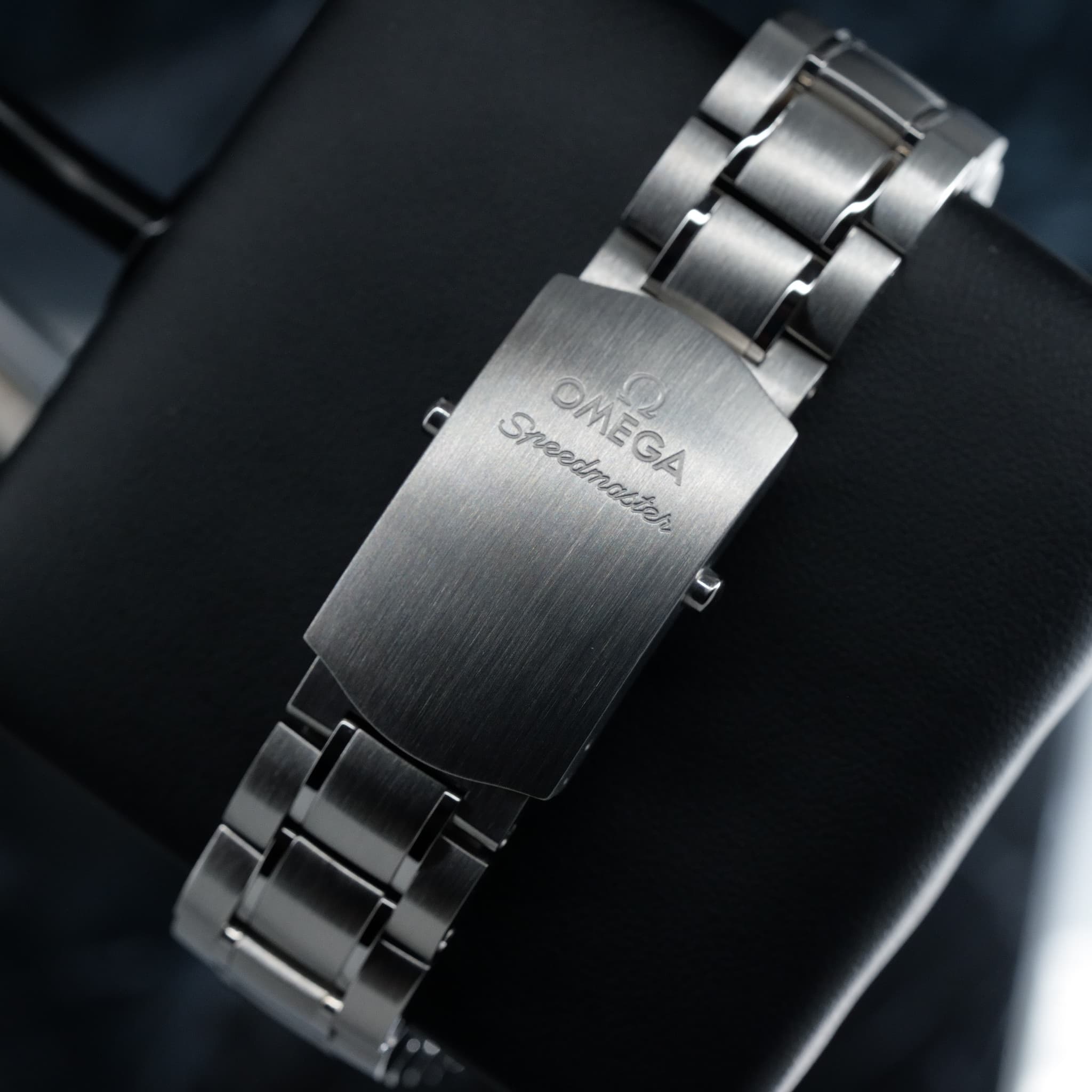 Omega Speedmaster (Non-Moonwatch) (Ref. 326.30.40.50.06.001) — photo 5