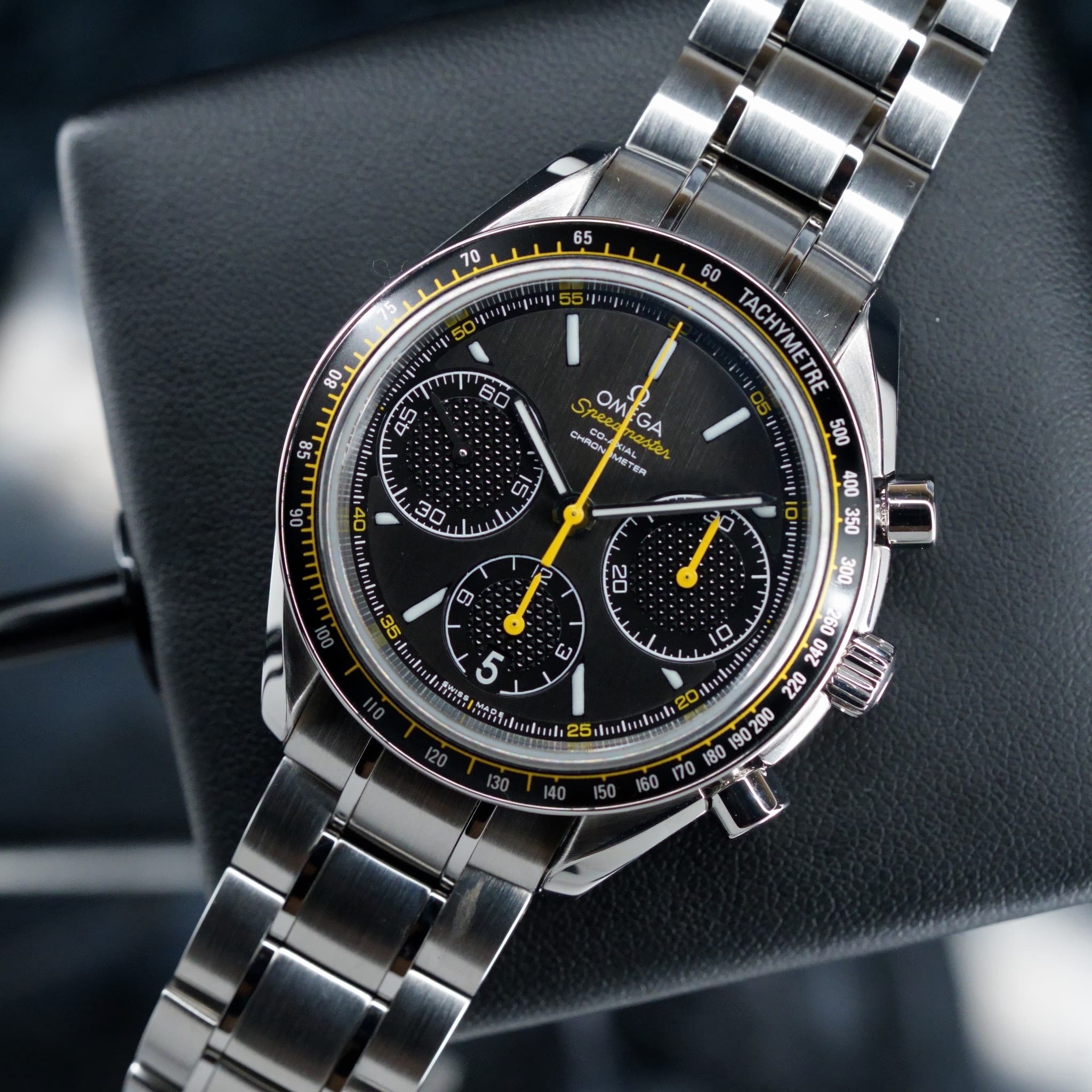 Omega Speedmaster (Non-Moonwatch) (Ref. 326.30.40.50.06.001) — photo 9