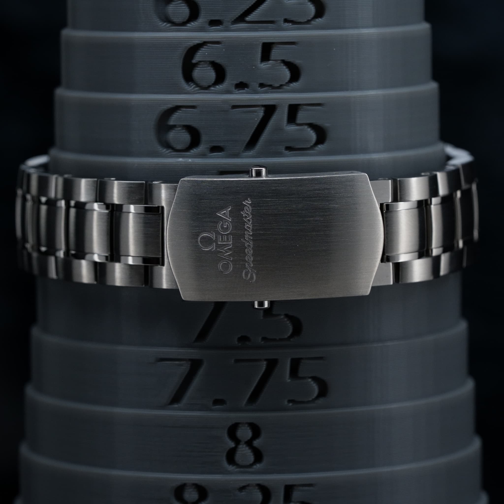 Omega Speedmaster (Non-Moonwatch) (Ref. 326.30.40.50.06.001) — photo 10