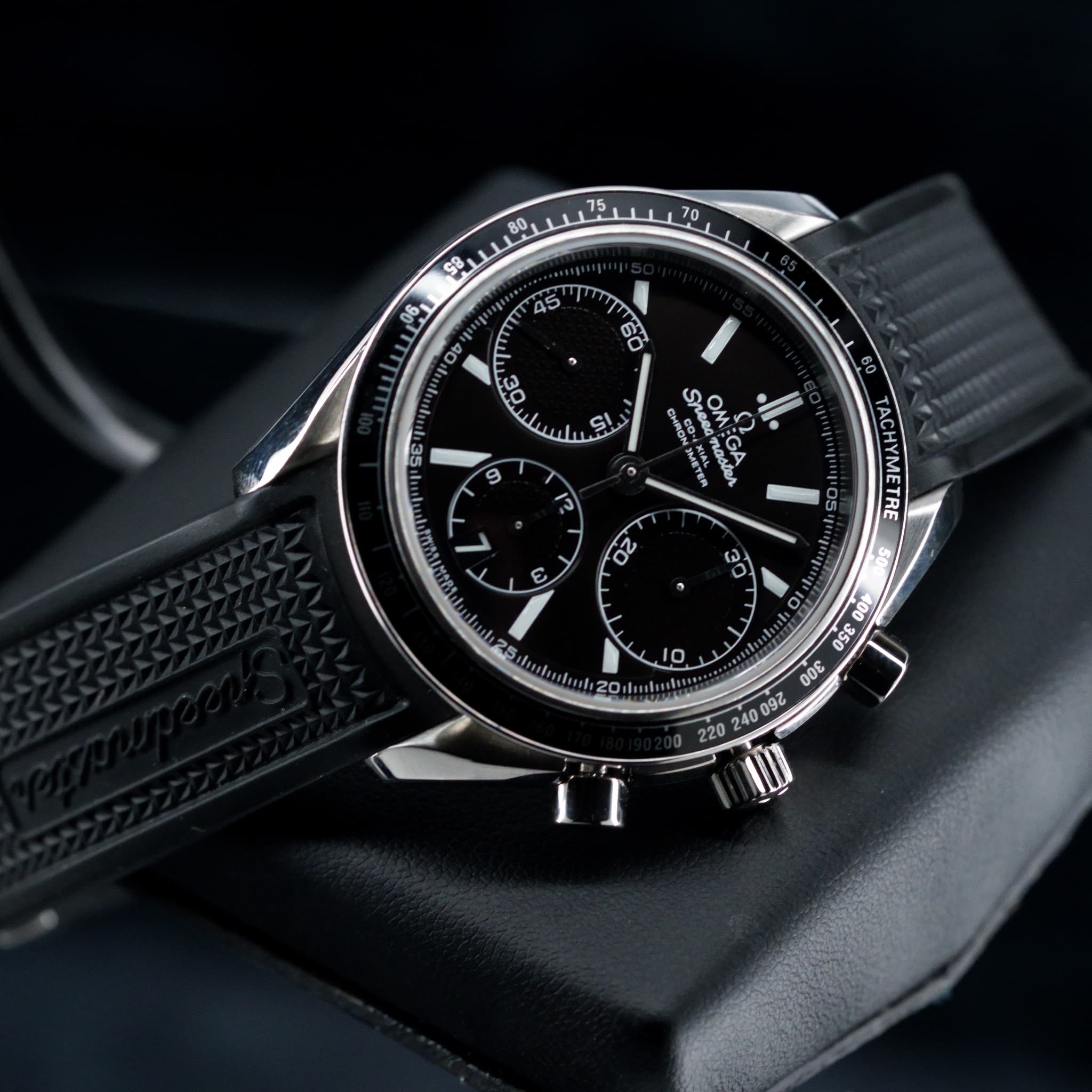 Omega Speedmaster (Non-Moonwatch) (Ref. 326.32.40.50.01.001) — photo 9
