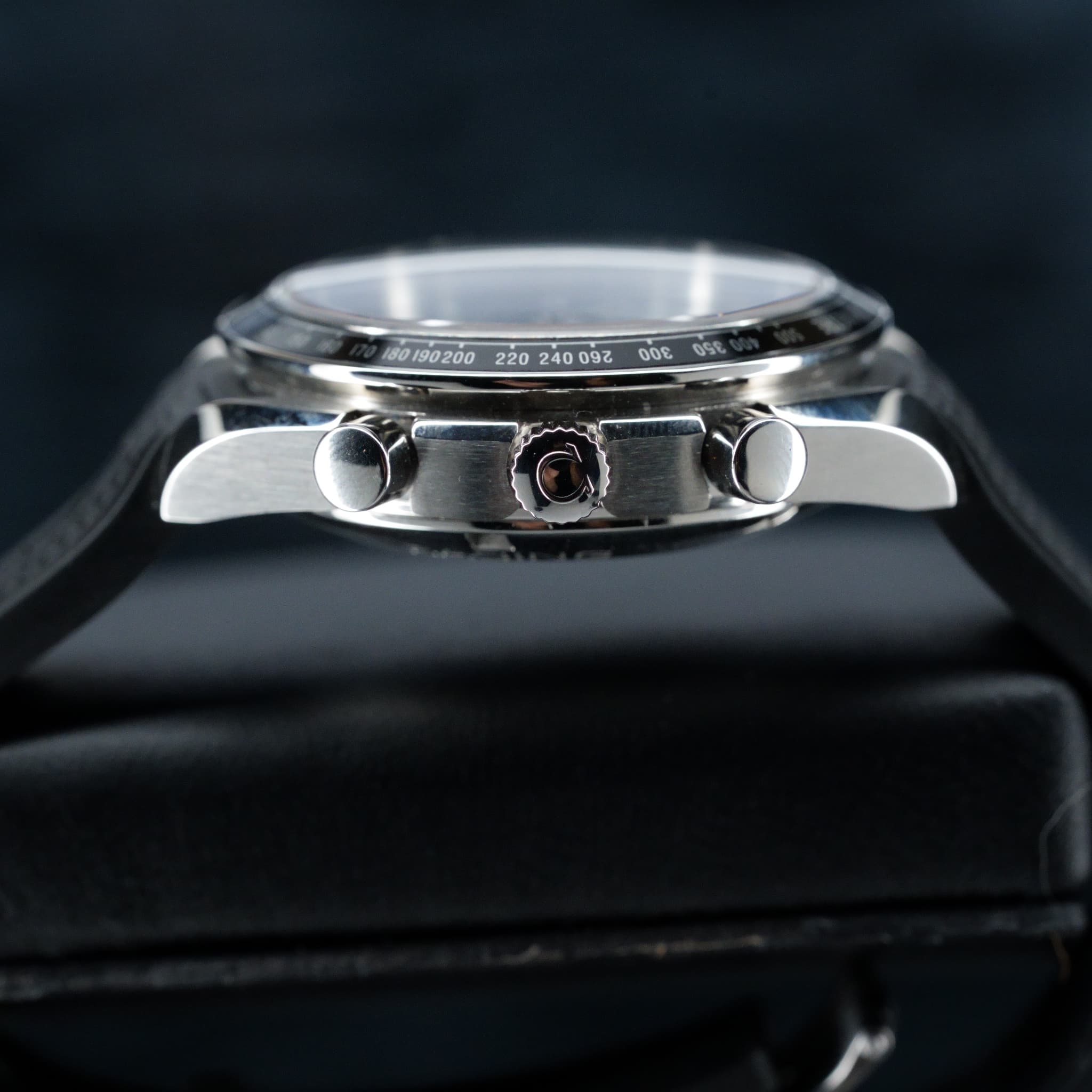 Omega Speedmaster (Non-Moonwatch) (Ref. 326.32.40.50.01.001) — photo 8