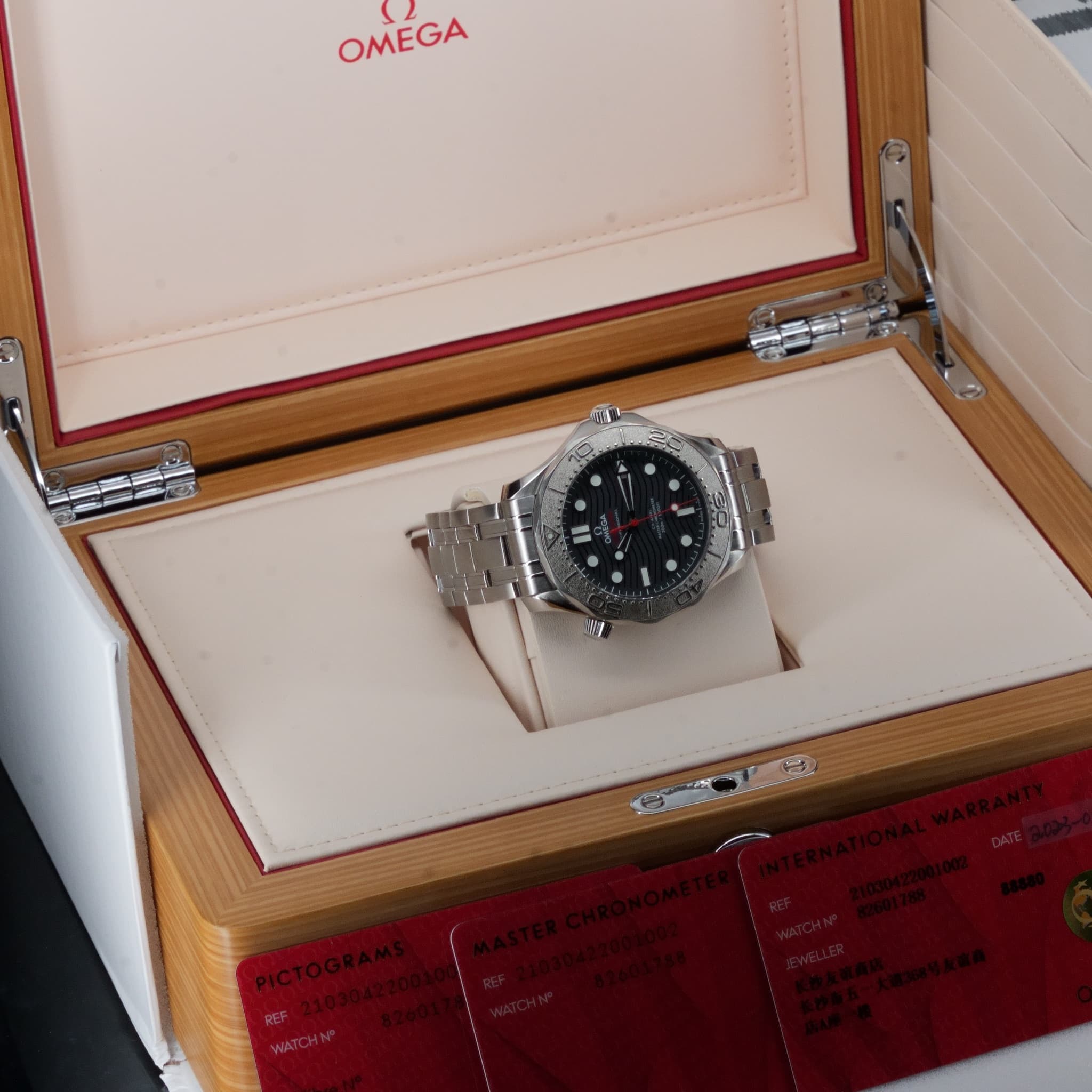 Omega Seamaster Diver 300M (Ref. 210.30.42.20.01.002) — photo 4