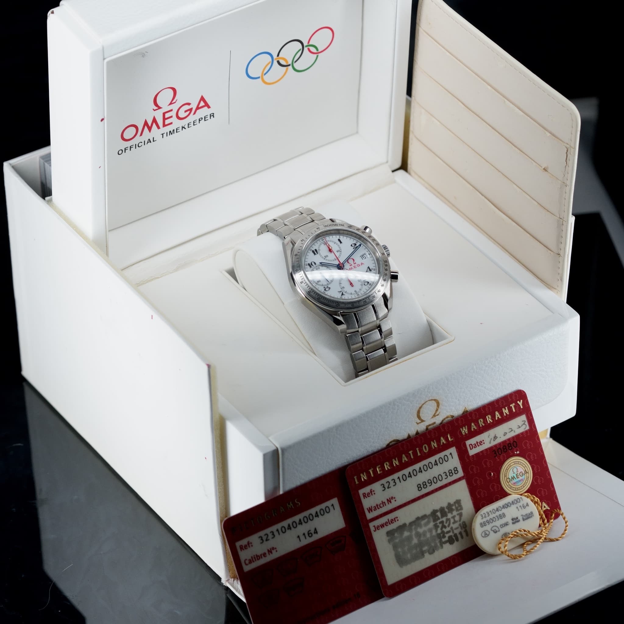 Omega Speedmaster (Non-Moonwatch) (Ref. 323.10.40.40.04.001) — photo 2