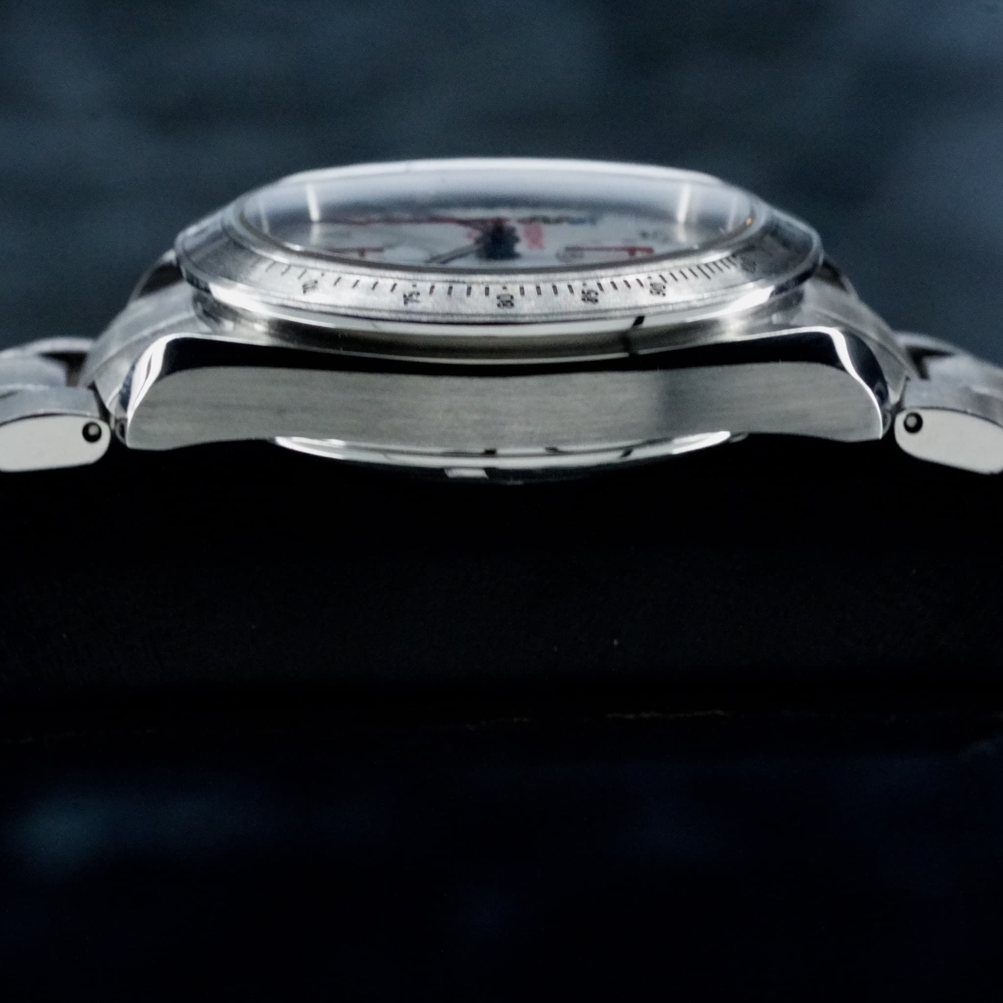 Omega Speedmaster (Non-Moonwatch) (Ref. 323.10.40.40.04.001) — photo 7