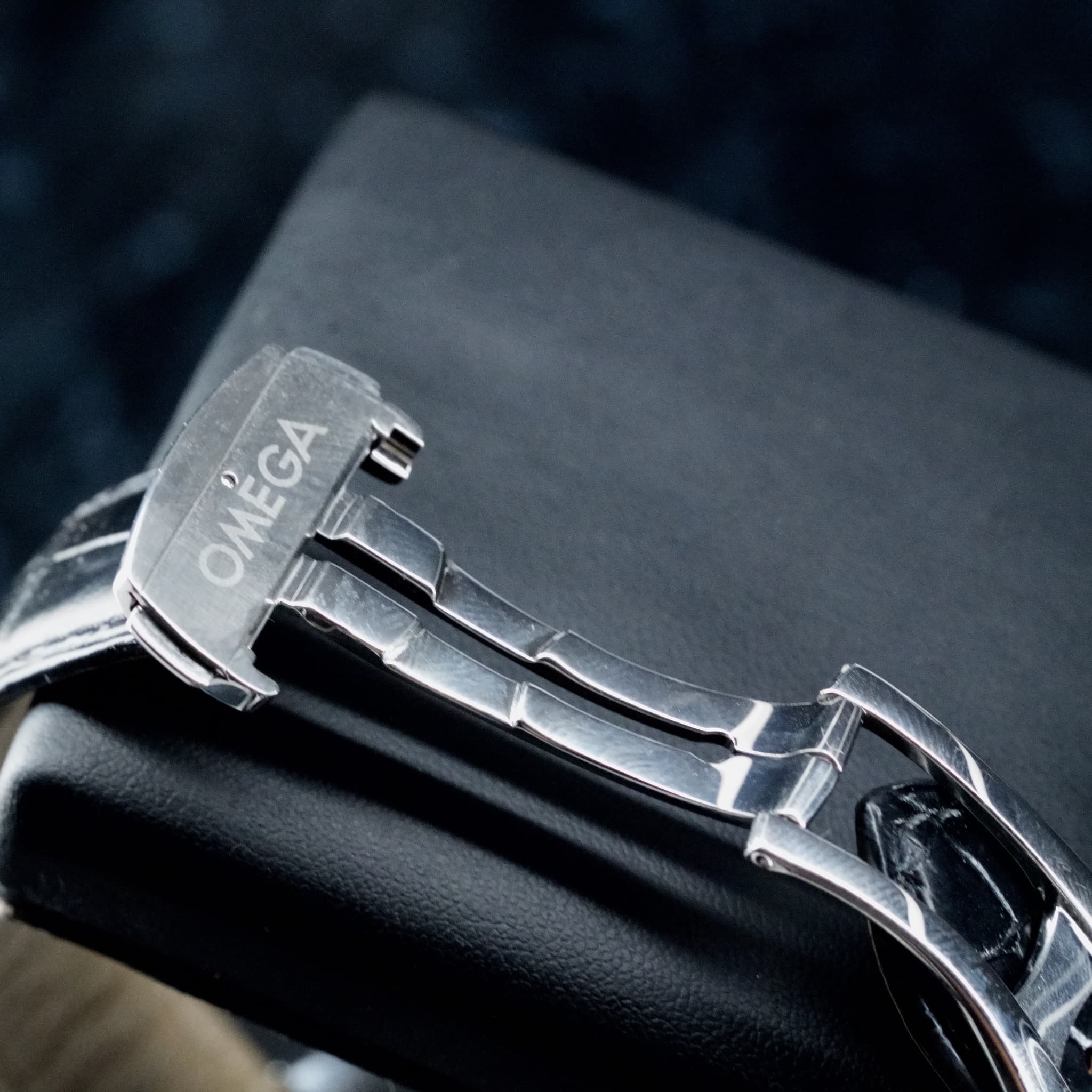 Omega Speedmaster Broad Arrow (Ref. 321.13.44.50.02.001) — photo 12